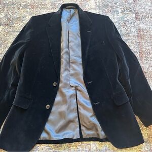 Theory Men’s Velvet blazer 
Size 38S
Great condition/like new
Worn twice